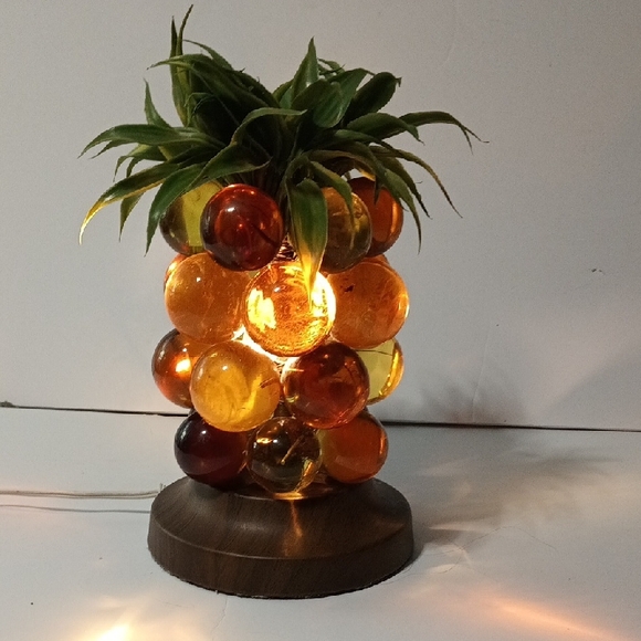 Vintage Other - Vintage 1960's Lucite Pineapple Table Lamp with Greenery